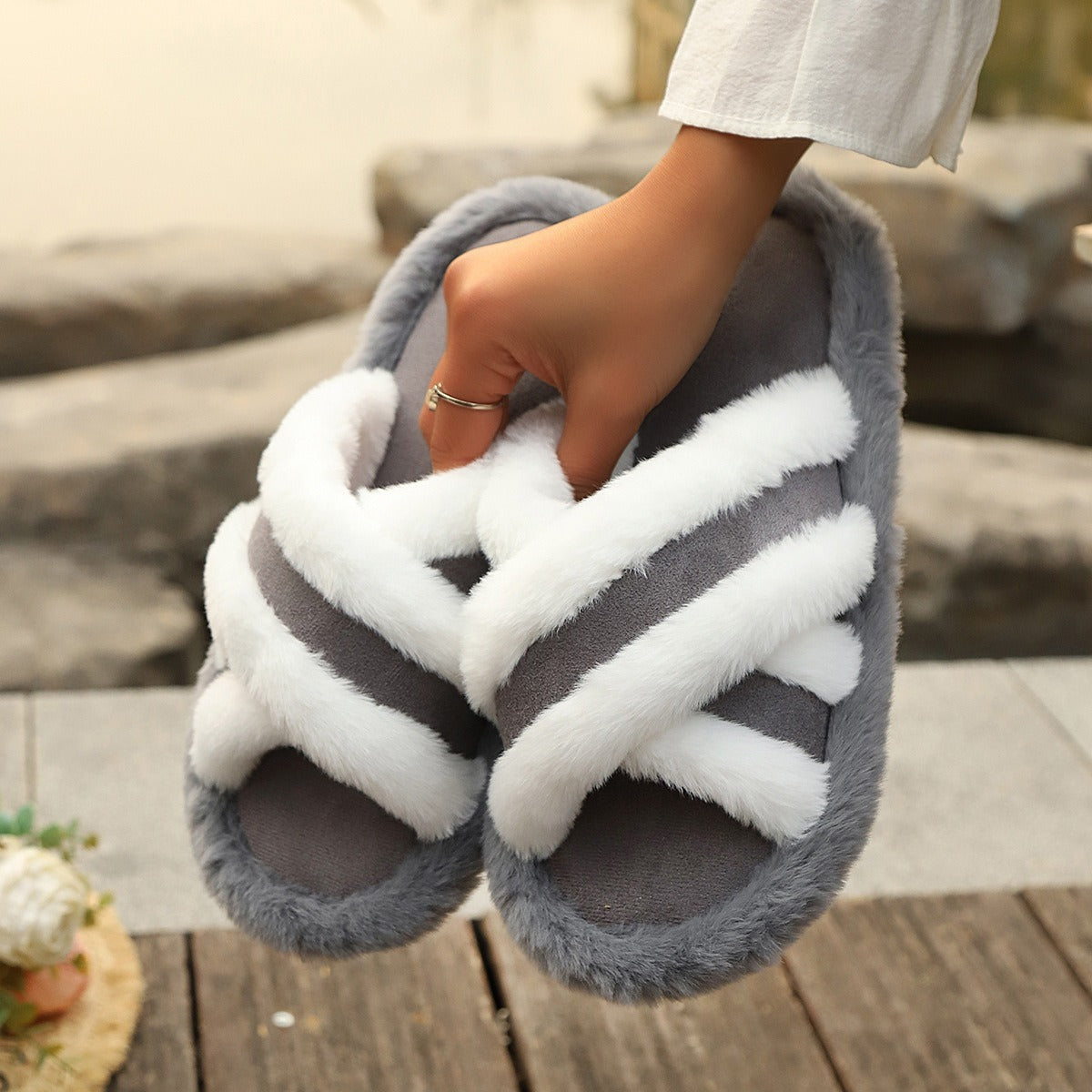 Fluffy Slippers Cross Strap Stitching Warm Casual Platform Slippers